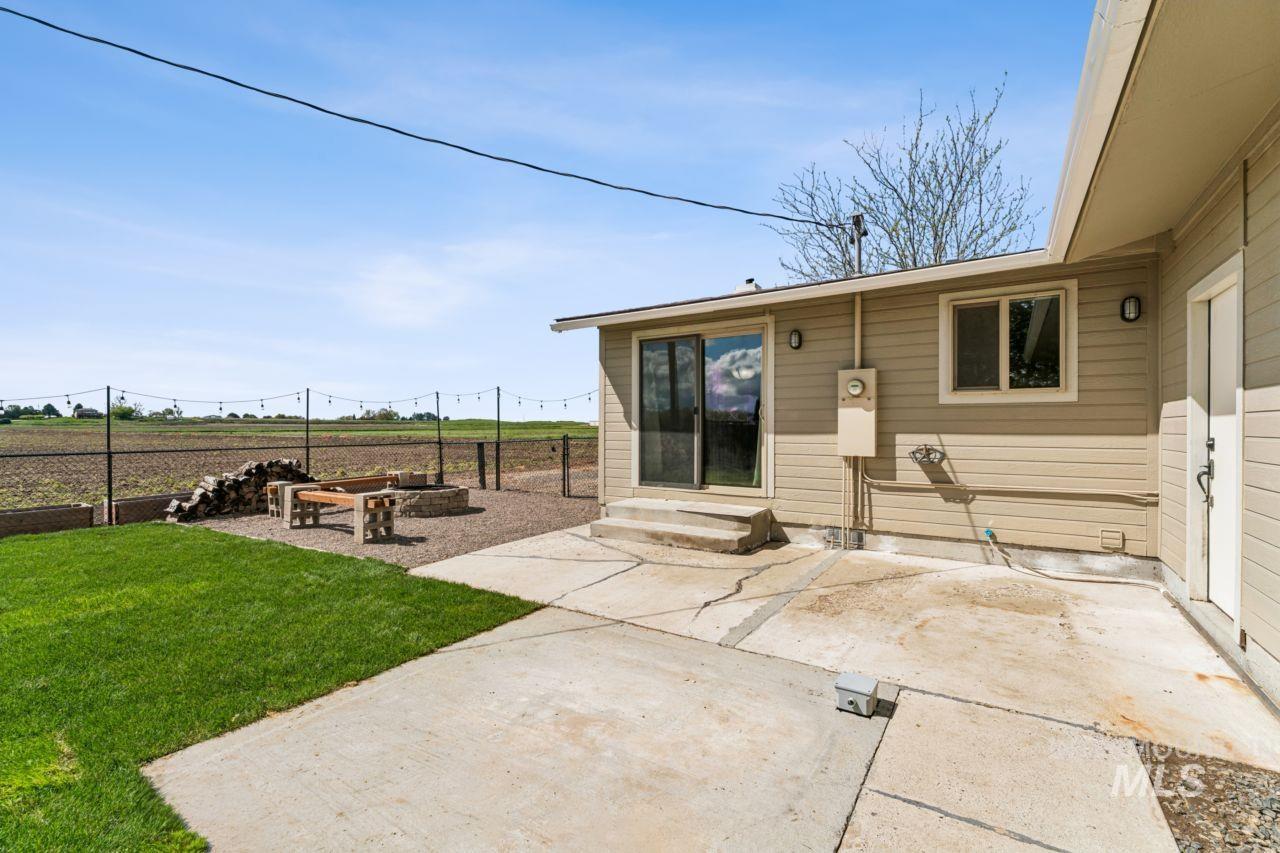 902 S Arizona, Fruitland, Idaho 83619, 3 Bedrooms, 1.5 Bathrooms, Residential For Sale, Price $349,500, 98982525