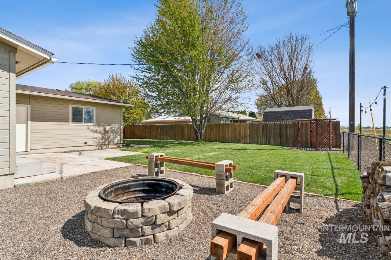 902 S Arizona, Fruitland, Idaho 83619, 3 Bedrooms, 1.5 Bathrooms, Residential For Sale, Price $349,500, 98982525