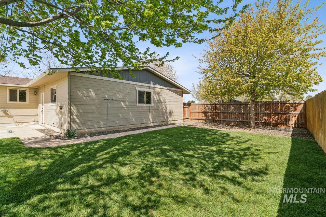 902 S Arizona, Fruitland, Idaho 83619, 3 Bedrooms, 1.5 Bathrooms, Residential For Sale, Price $349,500, 98982525