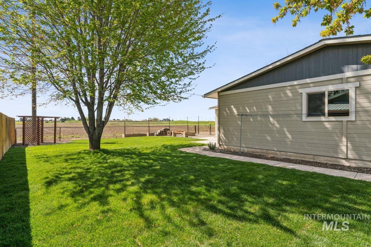 902 S Arizona, Fruitland, Idaho 83619, 3 Bedrooms, 1.5 Bathrooms, Residential For Sale, Price $349,500, 98982525