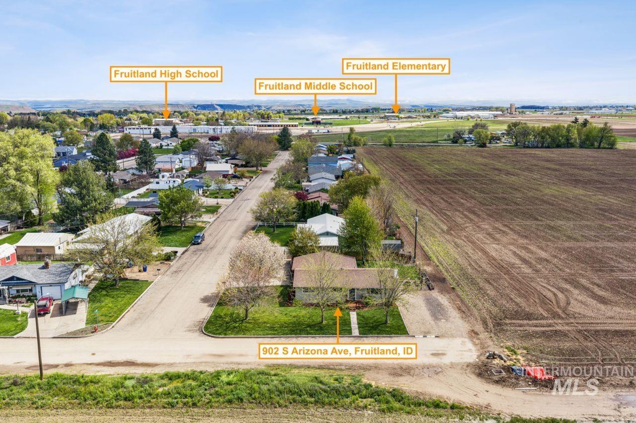 902 S Arizona, Fruitland, Idaho 83619, 3 Bedrooms, 1.5 Bathrooms, Residential For Sale, Price $349,500, 98982525