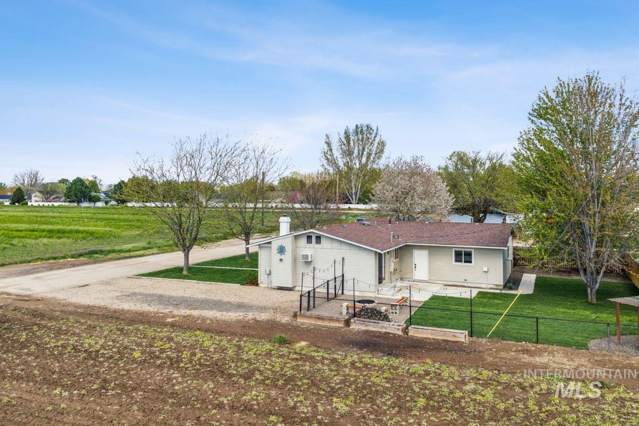 902 S Arizona, Fruitland, Idaho 83619, 3 Bedrooms, 1.5 Bathrooms, Residential For Sale, Price $349,500, 98982525