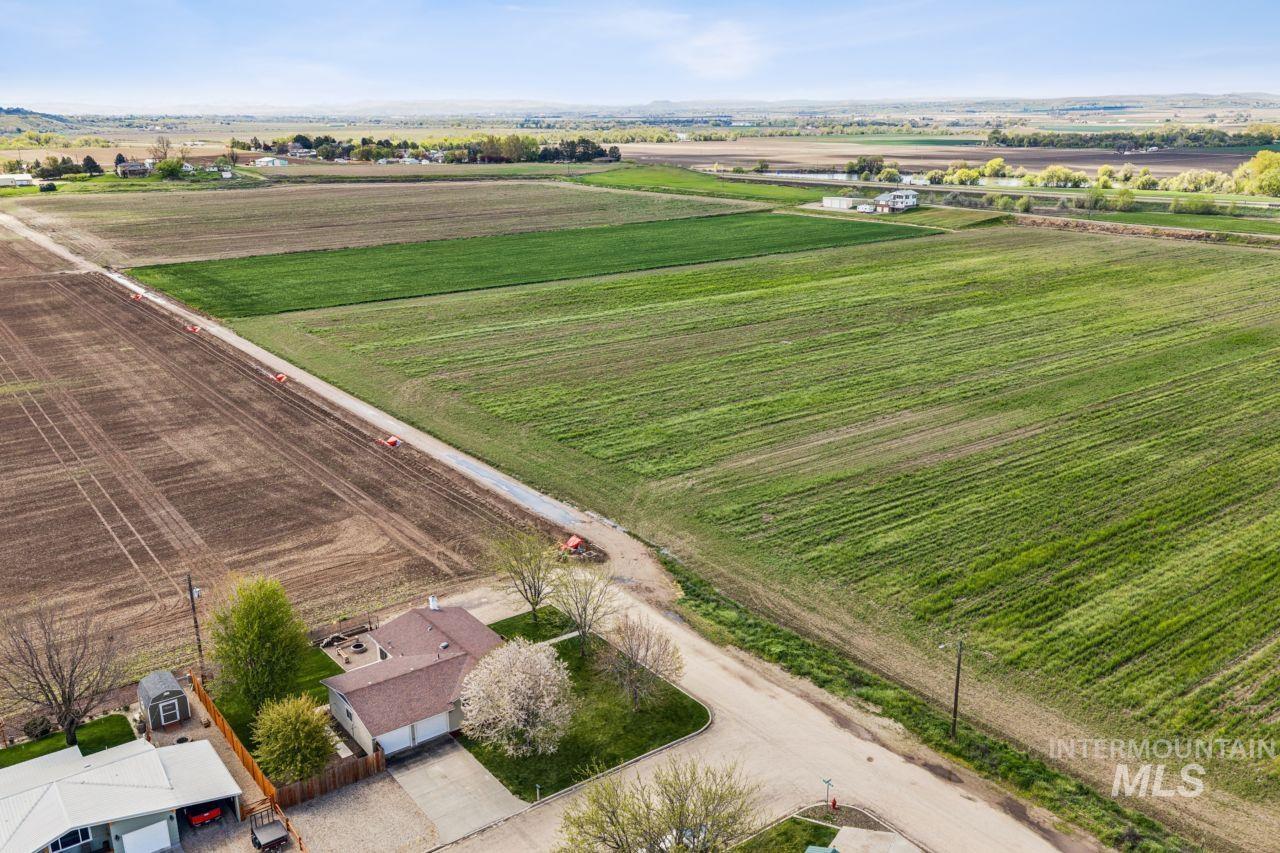 902 S Arizona, Fruitland, Idaho 83619, 3 Bedrooms, 1.5 Bathrooms, Residential For Sale, Price $349,500, 98982525