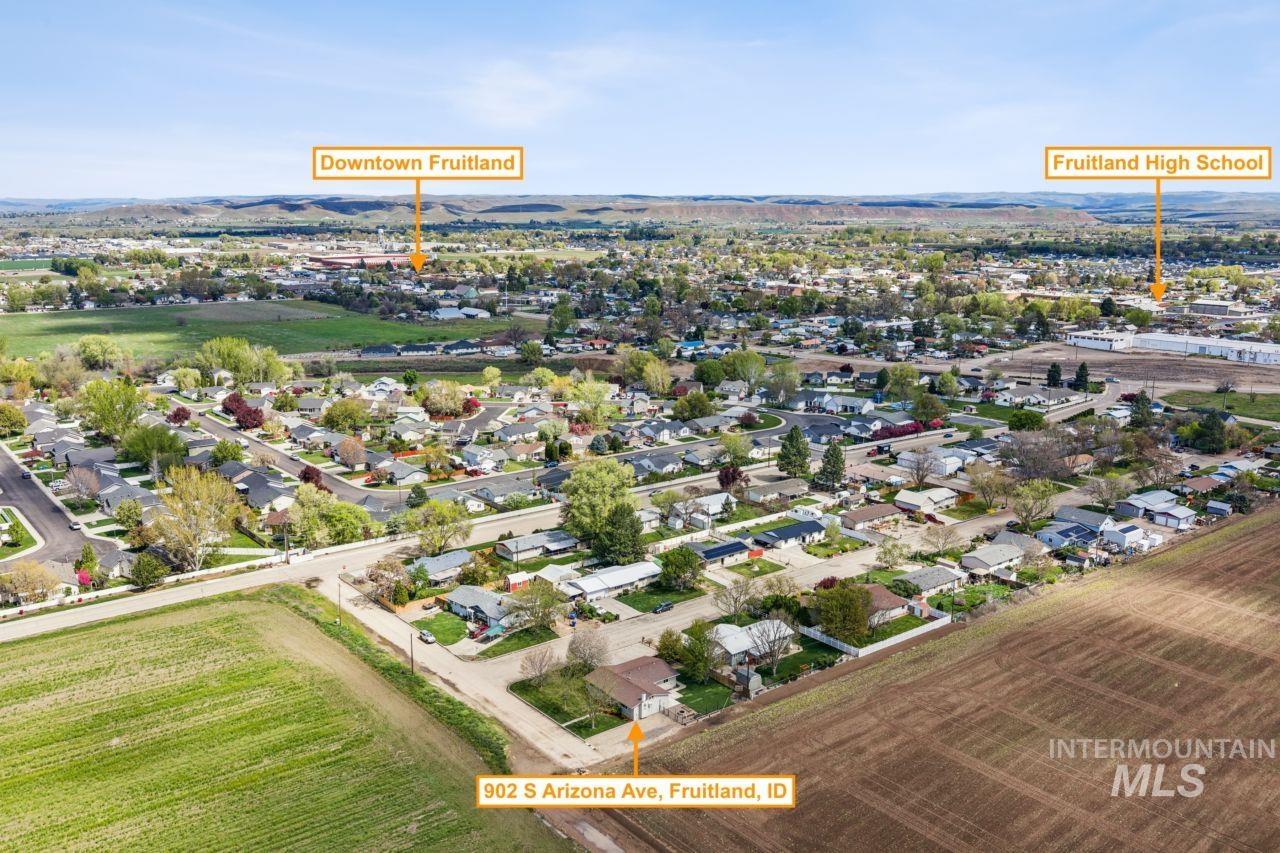 902 S Arizona, Fruitland, Idaho 83619, 3 Bedrooms, 1.5 Bathrooms, Residential For Sale, Price $349,500, 98982525