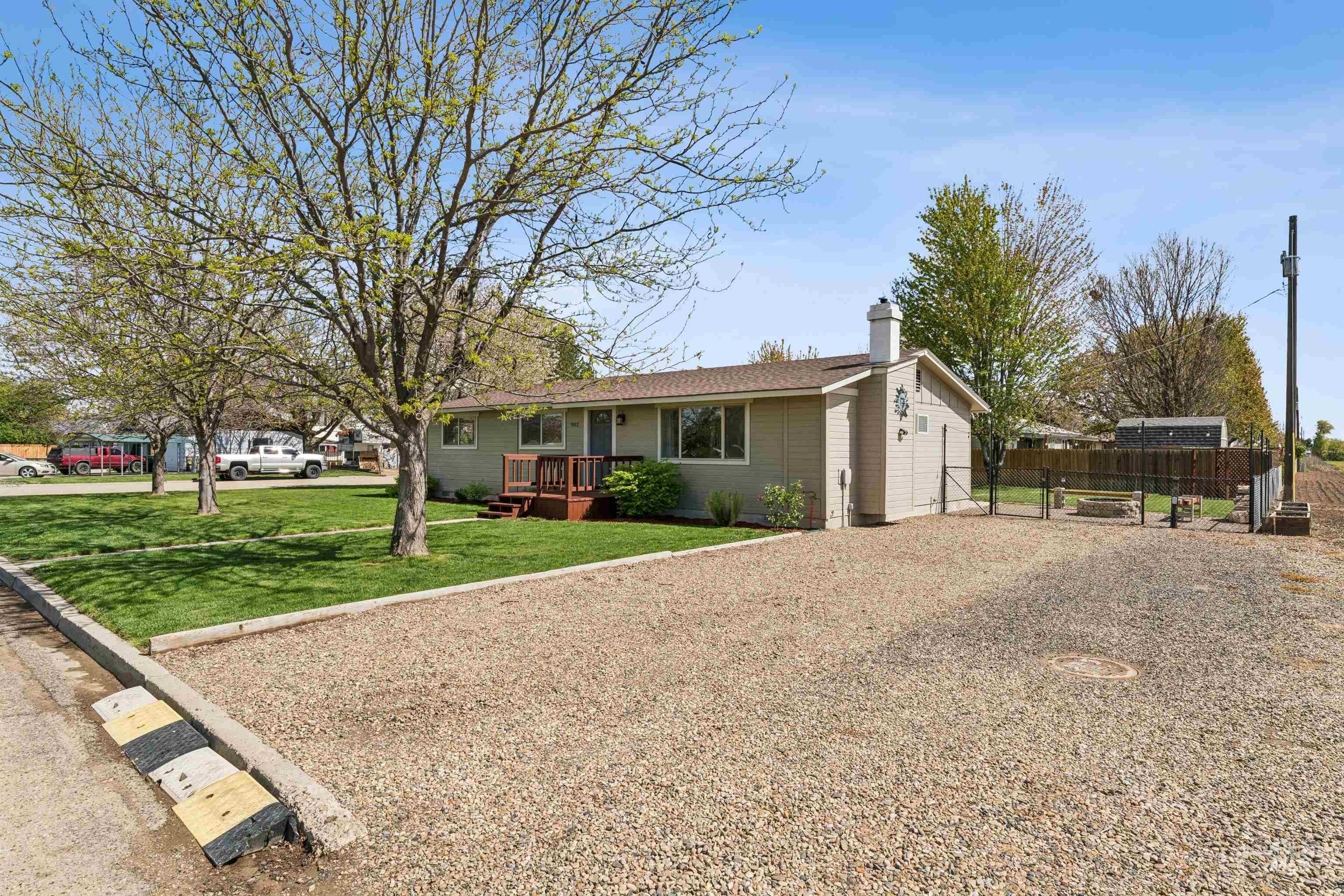 902 S Arizona, Fruitland, Idaho 83619, 3 Bedrooms, 1.5 Bathrooms, Residential For Sale, Price $349,500, 98982525