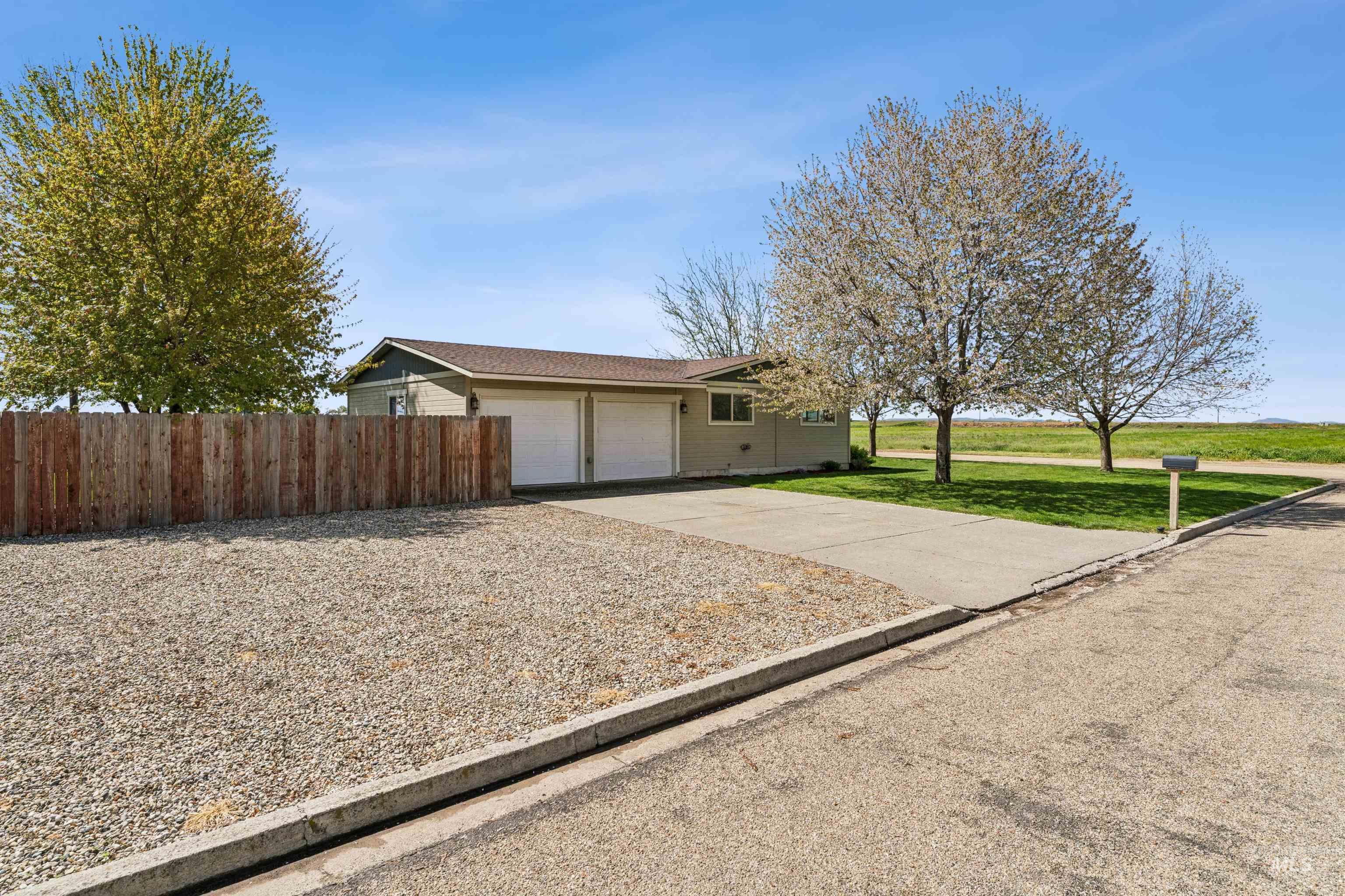 902 S Arizona, Fruitland, Idaho 83619, 3 Bedrooms, 1.5 Bathrooms, Residential For Sale, Price $349,500, 98982525