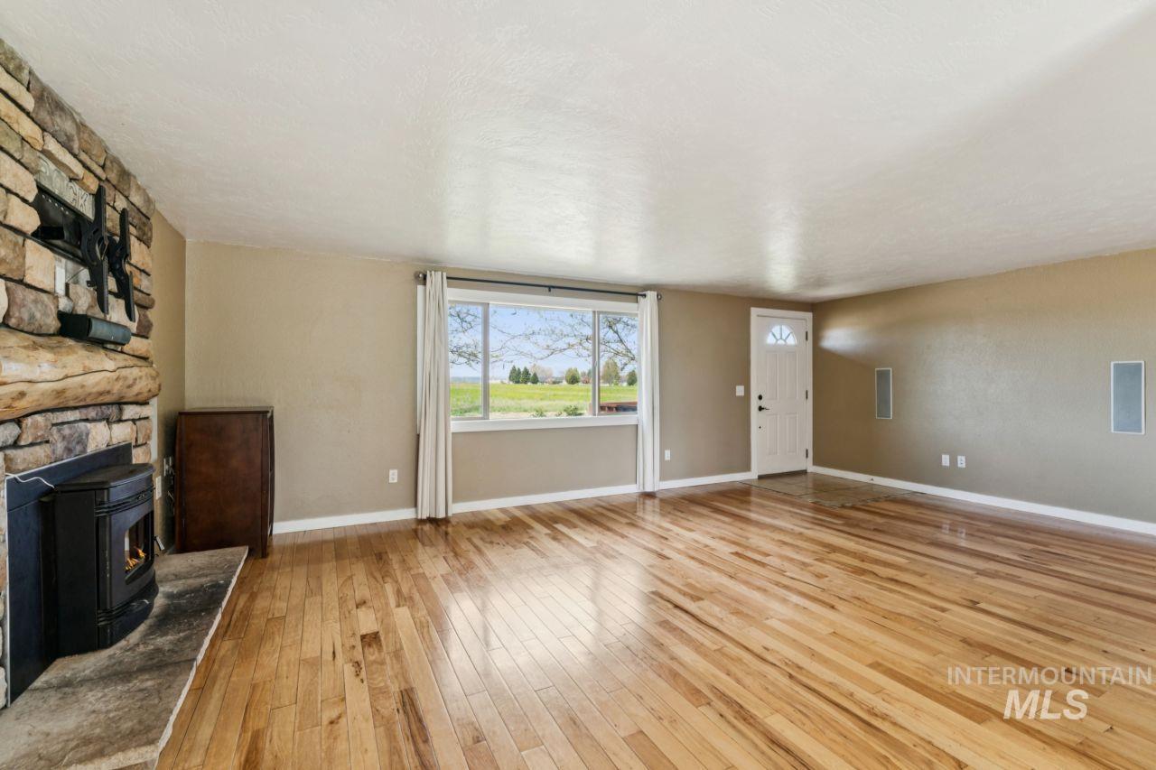 902 S Arizona, Fruitland, Idaho 83619, 3 Bedrooms, 1.5 Bathrooms, Residential For Sale, Price $349,500, 98982525