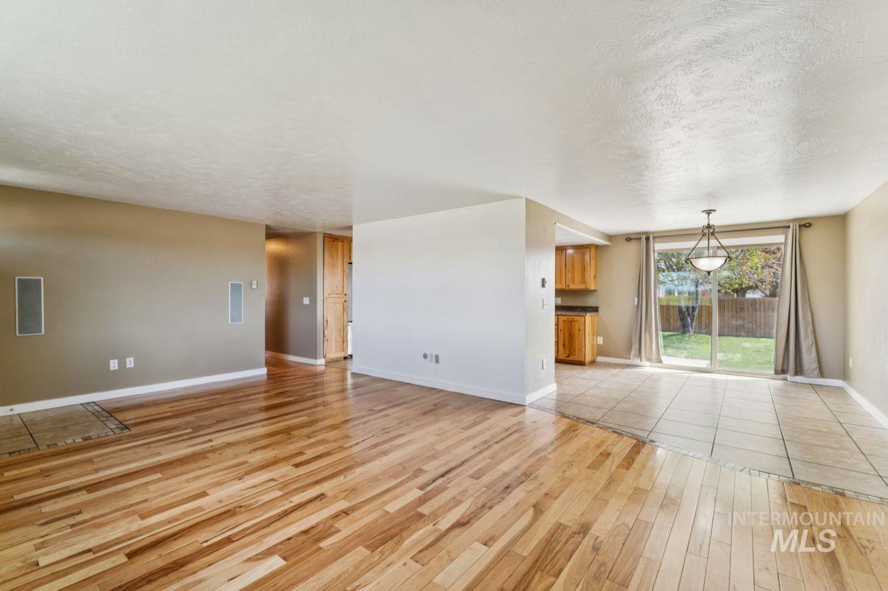 902 S Arizona, Fruitland, Idaho 83619, 3 Bedrooms, 1.5 Bathrooms, Residential For Sale, Price $349,500, 98982525