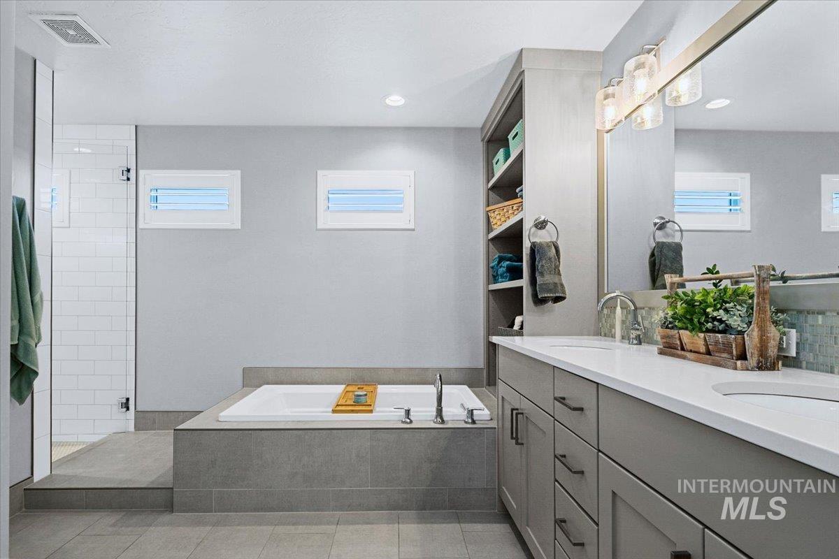 5562 S Astoria Avenue, Meridian, Idaho 83642, 4 Bedrooms, 4 Bathrooms, Residential For Sale, Price $895,000, 98982527