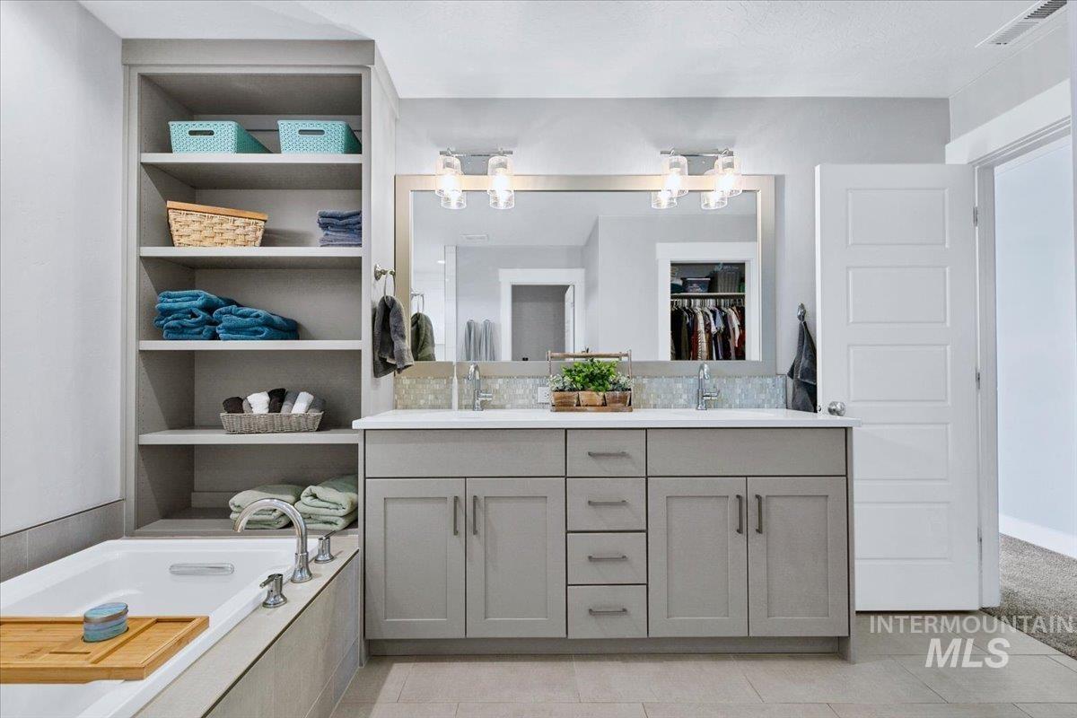 5562 S Astoria Avenue, Meridian, Idaho 83642, 4 Bedrooms, 4 Bathrooms, Residential For Sale, Price $895,000, 98982527