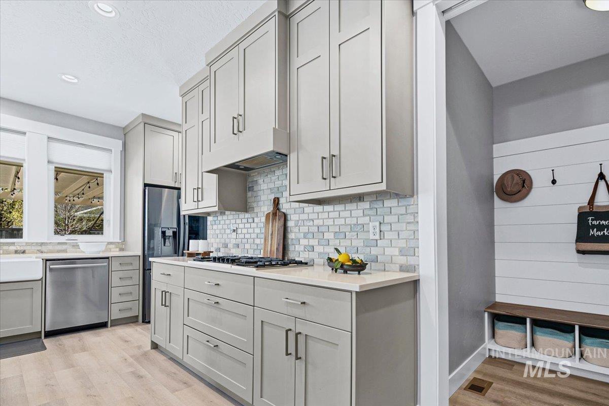 5562 S Astoria Avenue, Meridian, Idaho 83642, 4 Bedrooms, 4 Bathrooms, Residential For Sale, Price $895,000, 98982527