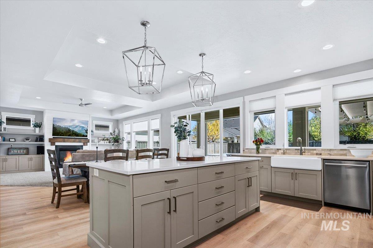 5562 S Astoria Avenue, Meridian, Idaho 83642, 4 Bedrooms, 4 Bathrooms, Residential For Sale, Price $895,000, 98982527