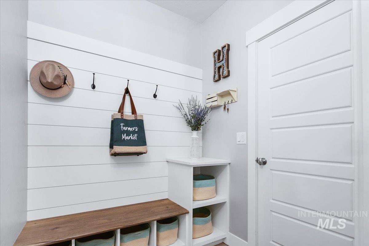 5562 S Astoria Avenue, Meridian, Idaho 83642, 4 Bedrooms, 4 Bathrooms, Residential For Sale, Price $895,000, 98982527