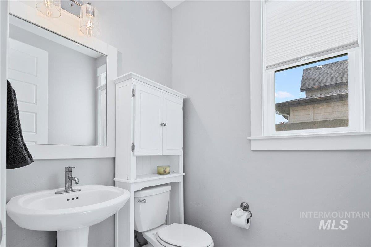 5562 S Astoria Avenue, Meridian, Idaho 83642, 4 Bedrooms, 4 Bathrooms, Residential For Sale, Price $895,000, 98982527