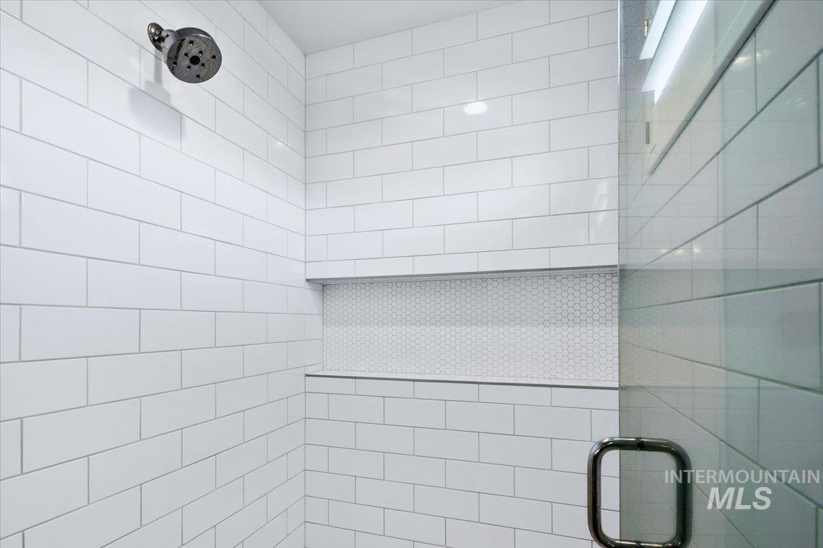 5562 S Astoria Avenue, Meridian, Idaho 83642, 4 Bedrooms, 4 Bathrooms, Residential For Sale, Price $895,000, 98982527