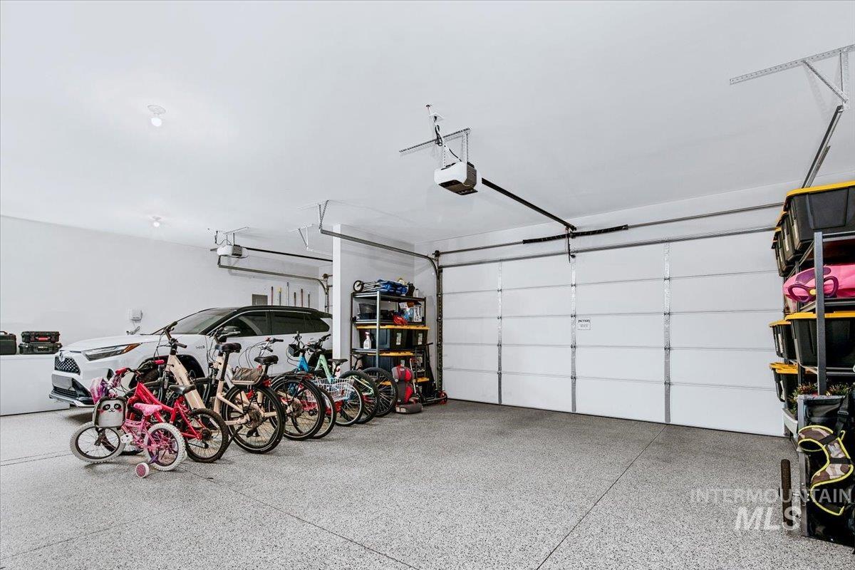 5562 S Astoria Avenue, Meridian, Idaho 83642, 4 Bedrooms, 4 Bathrooms, Residential For Sale, Price $895,000, 98982527