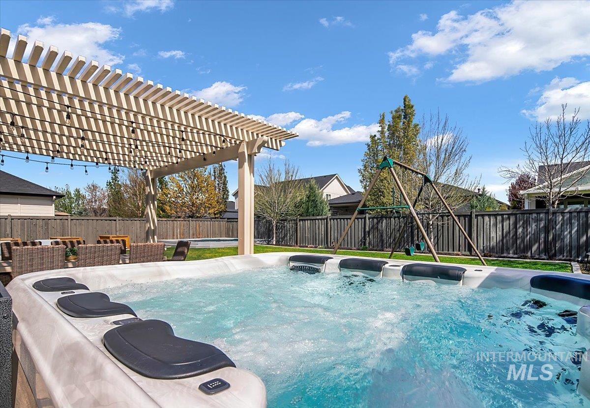 5562 S Astoria Avenue, Meridian, Idaho 83642, 4 Bedrooms, 4 Bathrooms, Residential For Sale, Price $895,000, 98982527