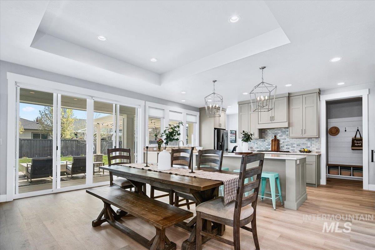 5562 S Astoria Avenue, Meridian, Idaho 83642, 4 Bedrooms, 4 Bathrooms, Residential For Sale, Price $895,000, 98982527