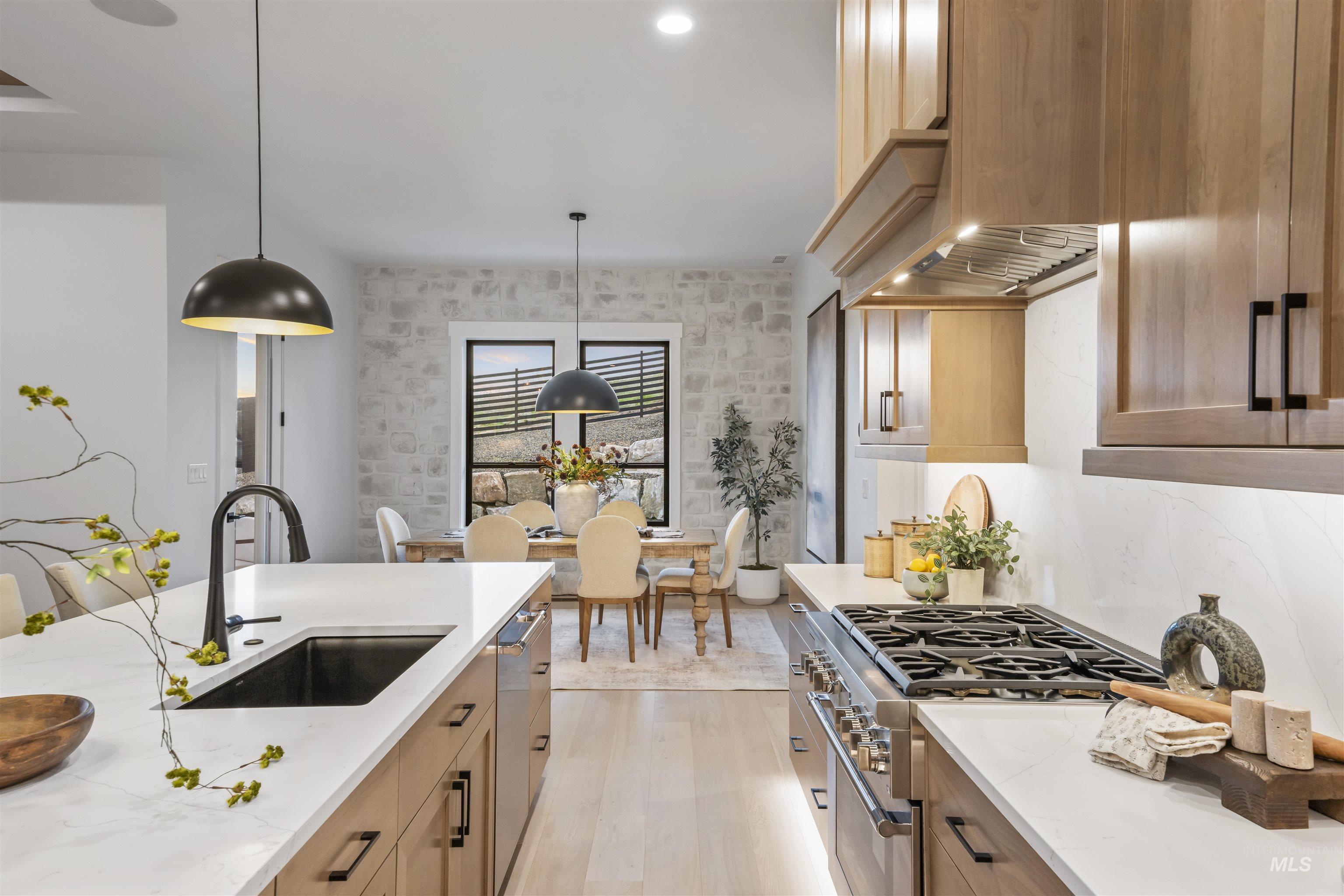 6971 N Cairnhill Way, Eagle, Idaho 83616, 3 Bedrooms, 3.5 Bathrooms, Residential For Sale, Price $1,050,000, 98982528