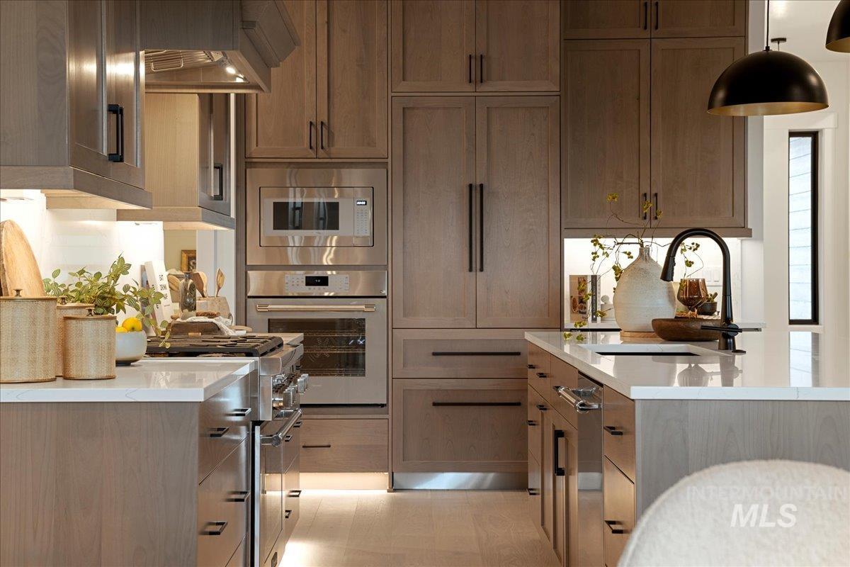 6971 N Cairnhill Way, Eagle, Idaho 83616, 3 Bedrooms, 3.5 Bathrooms, Residential For Sale, Price $1,050,000, 98982528