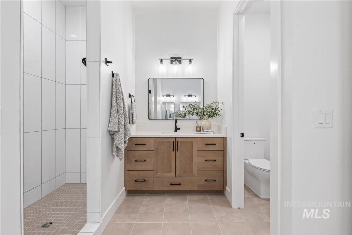 6971 N Cairnhill Way, Eagle, Idaho 83616, 3 Bedrooms, 3.5 Bathrooms, Residential For Sale, Price $1,050,000, 98982528