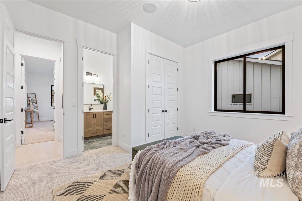 6971 N Cairnhill Way, Eagle, Idaho 83616, 3 Bedrooms, 3.5 Bathrooms, Residential For Sale, Price $1,050,000, 98982528