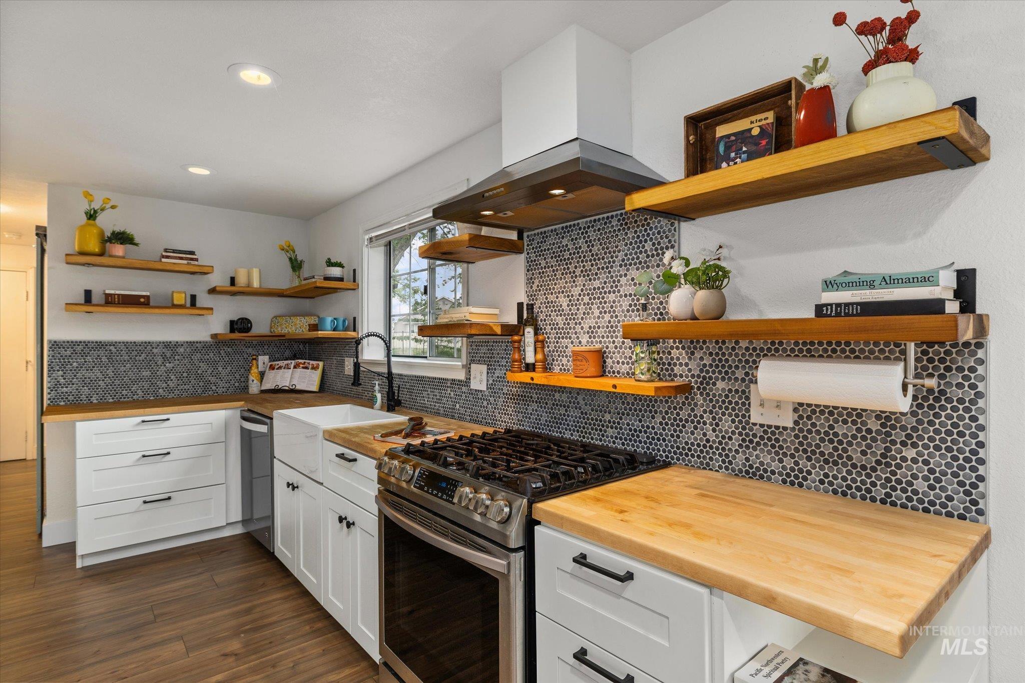 2852 NW 14Th St, Meridian, Idaho 83646, 3 Bedrooms, 2 Bathrooms, Residential For Sale, Price $460,000,MLS 98982529