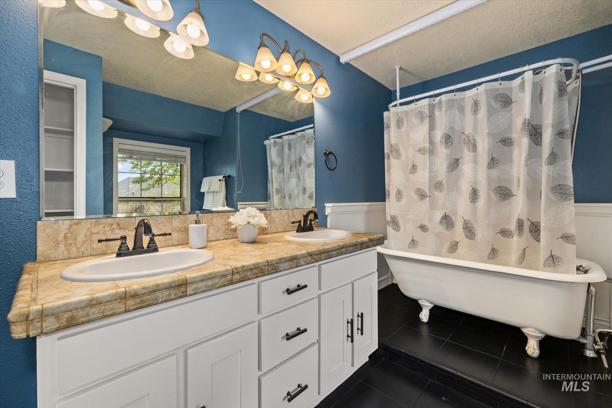 2852 NW 14Th St, Meridian, Idaho 83646, 3 Bedrooms, 2 Bathrooms, Residential For Sale, Price $460,000,MLS 98982529