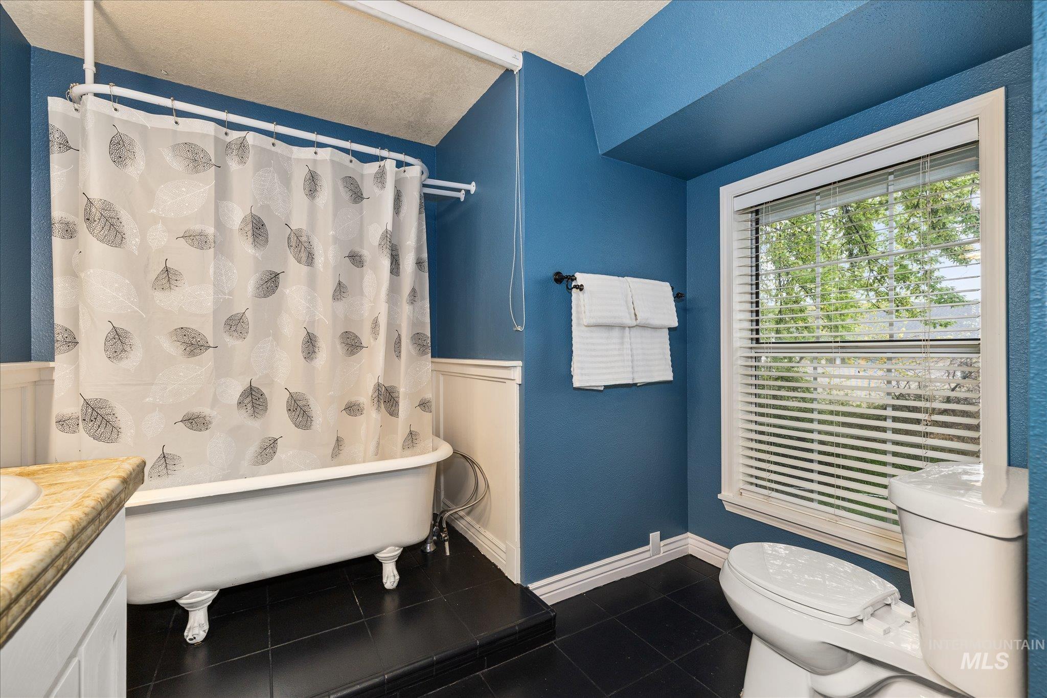 2852 NW 14Th St, Meridian, Idaho 83646, 3 Bedrooms, 2 Bathrooms, Residential For Sale, Price $460,000,MLS 98982529