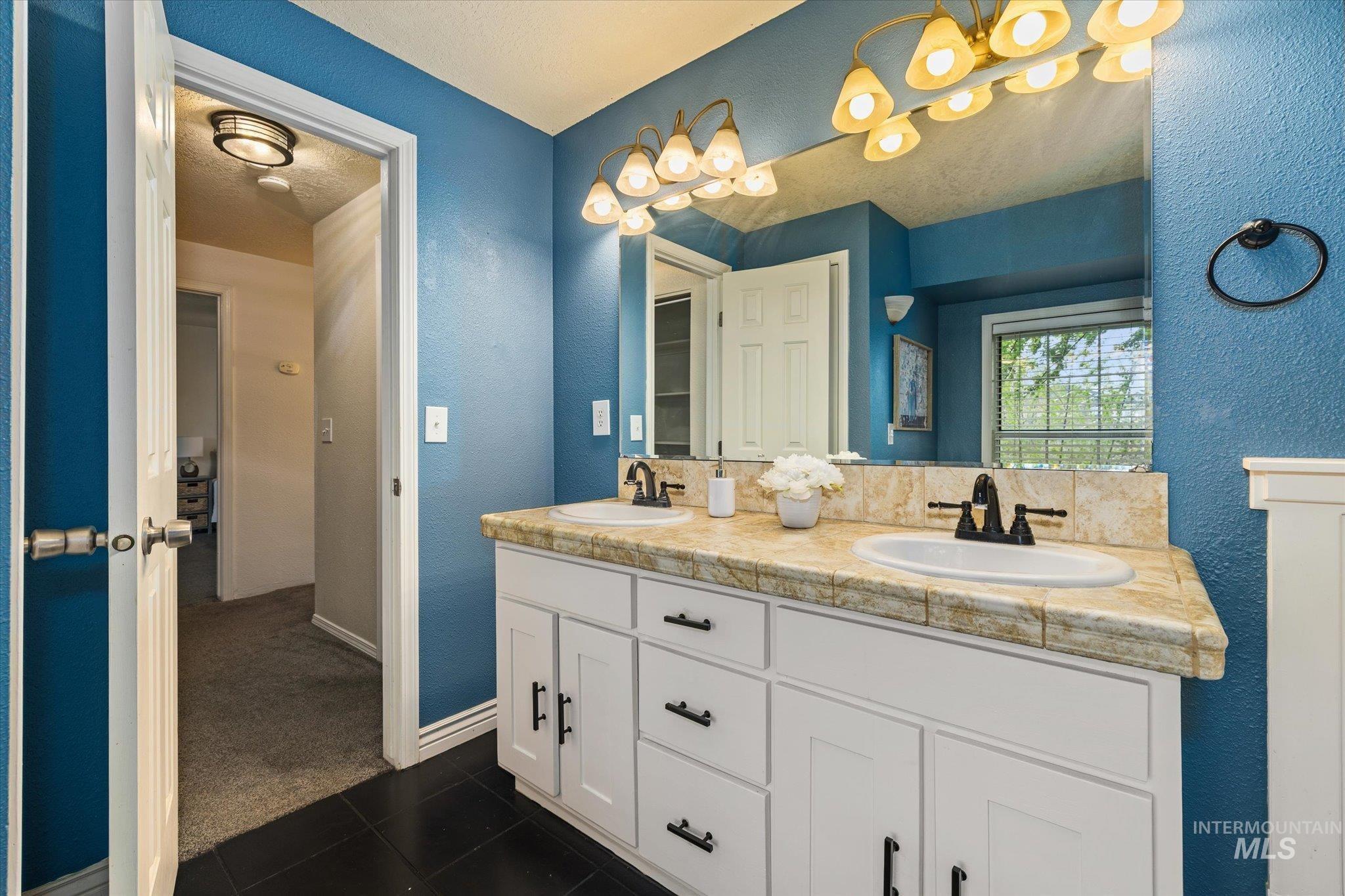 2852 NW 14Th St, Meridian, Idaho 83646, 3 Bedrooms, 2 Bathrooms, Residential For Sale, Price $460,000,MLS 98982529