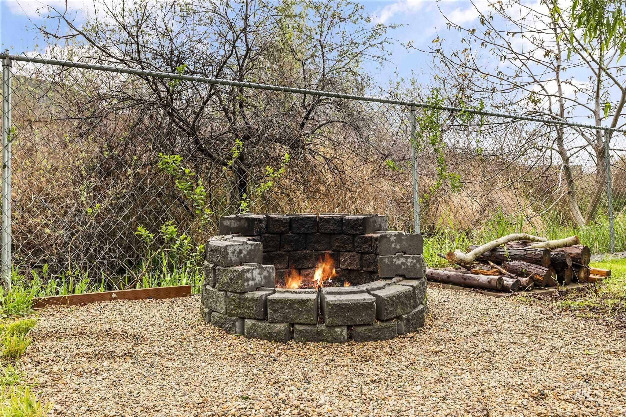 2852 NW 14Th St, Meridian, Idaho 83646, 3 Bedrooms, 2 Bathrooms, Residential For Sale, Price $460,000,MLS 98982529