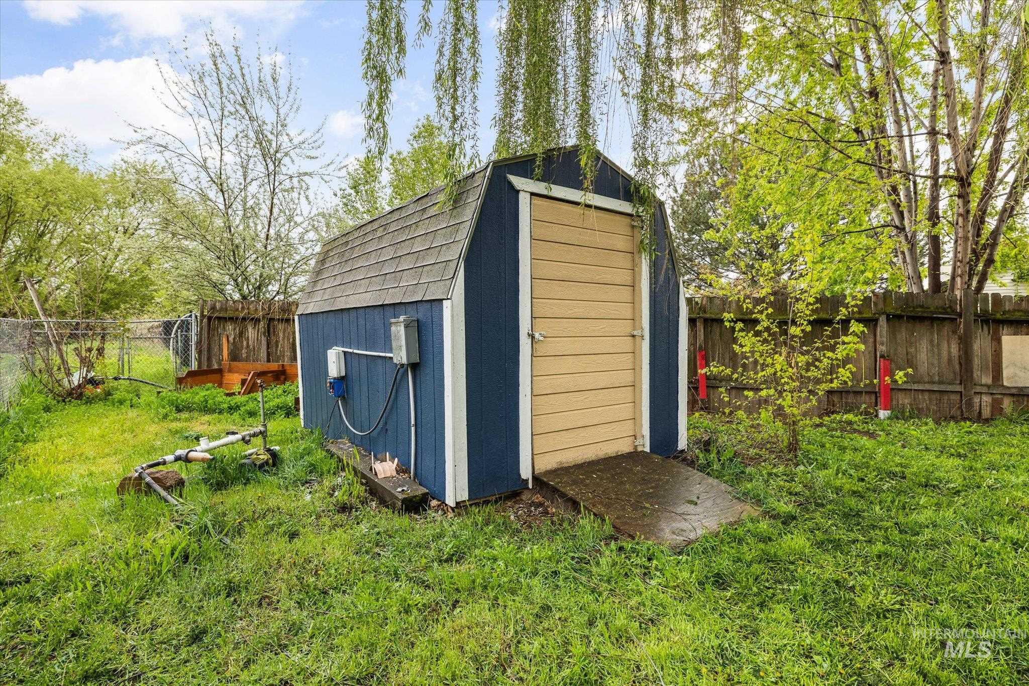 2852 NW 14Th St, Meridian, Idaho 83646, 3 Bedrooms, 2 Bathrooms, Residential For Sale, Price $460,000,MLS 98982529