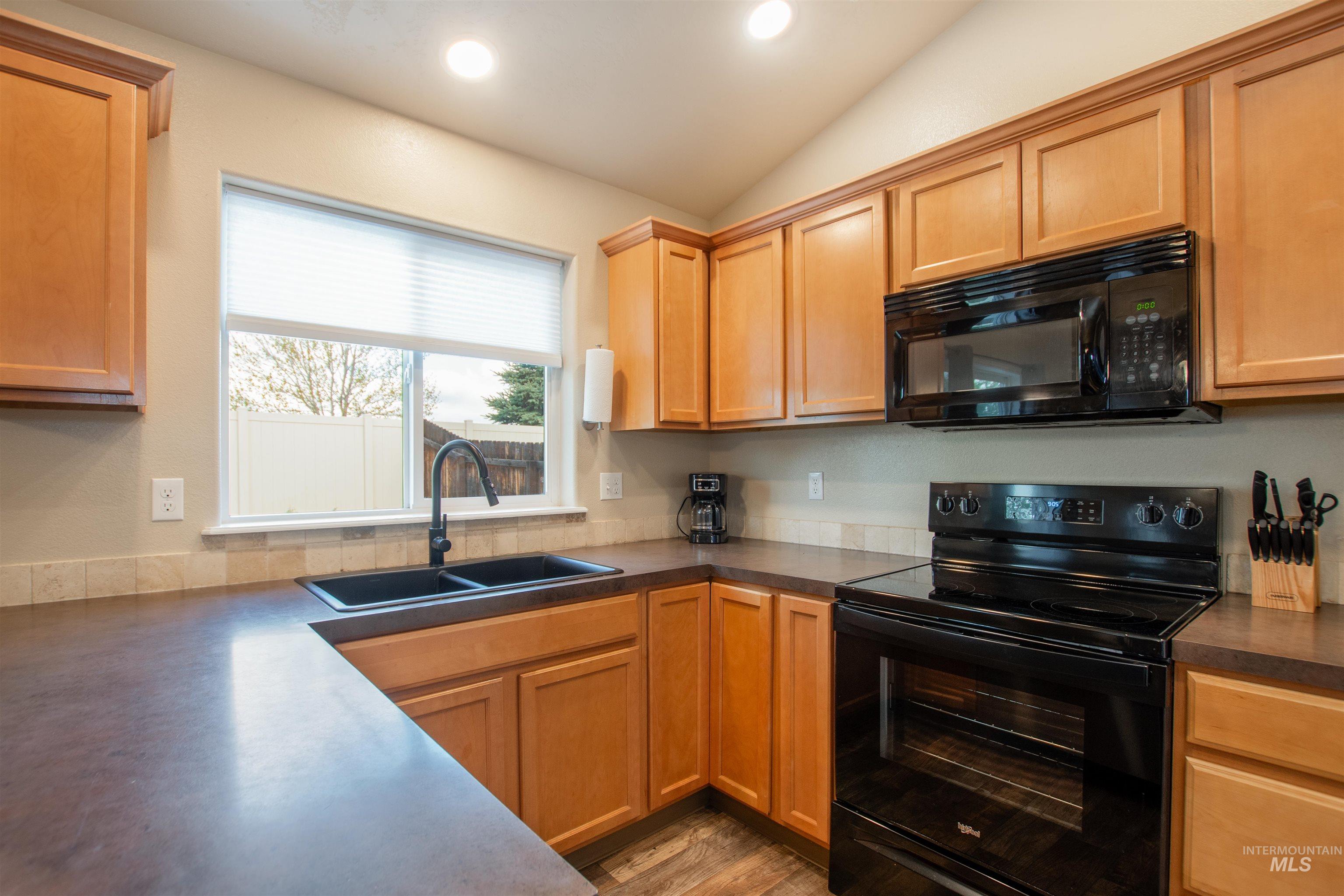 5759 S Moon Land Ave, Boise, Idaho 83709, 4 Bedrooms, 2.5 Bathrooms, Residential For Sale, Price $449,000,MLS 98982530