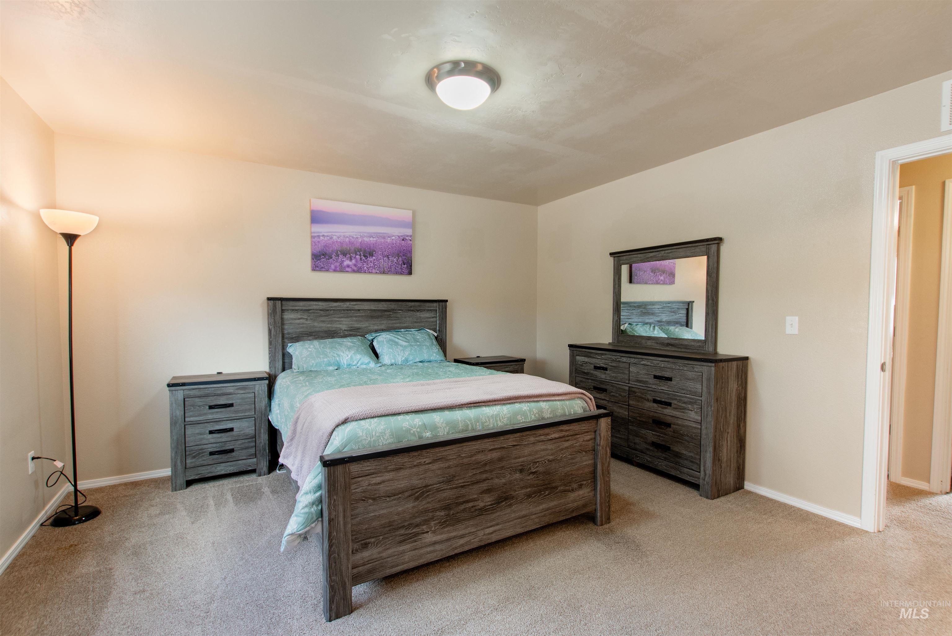 5759 S Moon Land Ave, Boise, Idaho 83709, 4 Bedrooms, 2.5 Bathrooms, Residential For Sale, Price $449,000,MLS 98982530