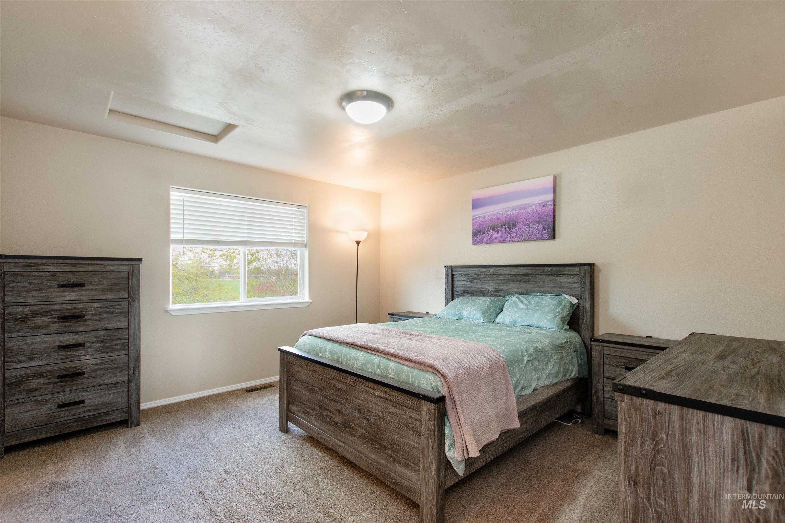 5759 S Moon Land Ave, Boise, Idaho 83709, 4 Bedrooms, 2.5 Bathrooms, Residential For Sale, Price $449,000,MLS 98982530