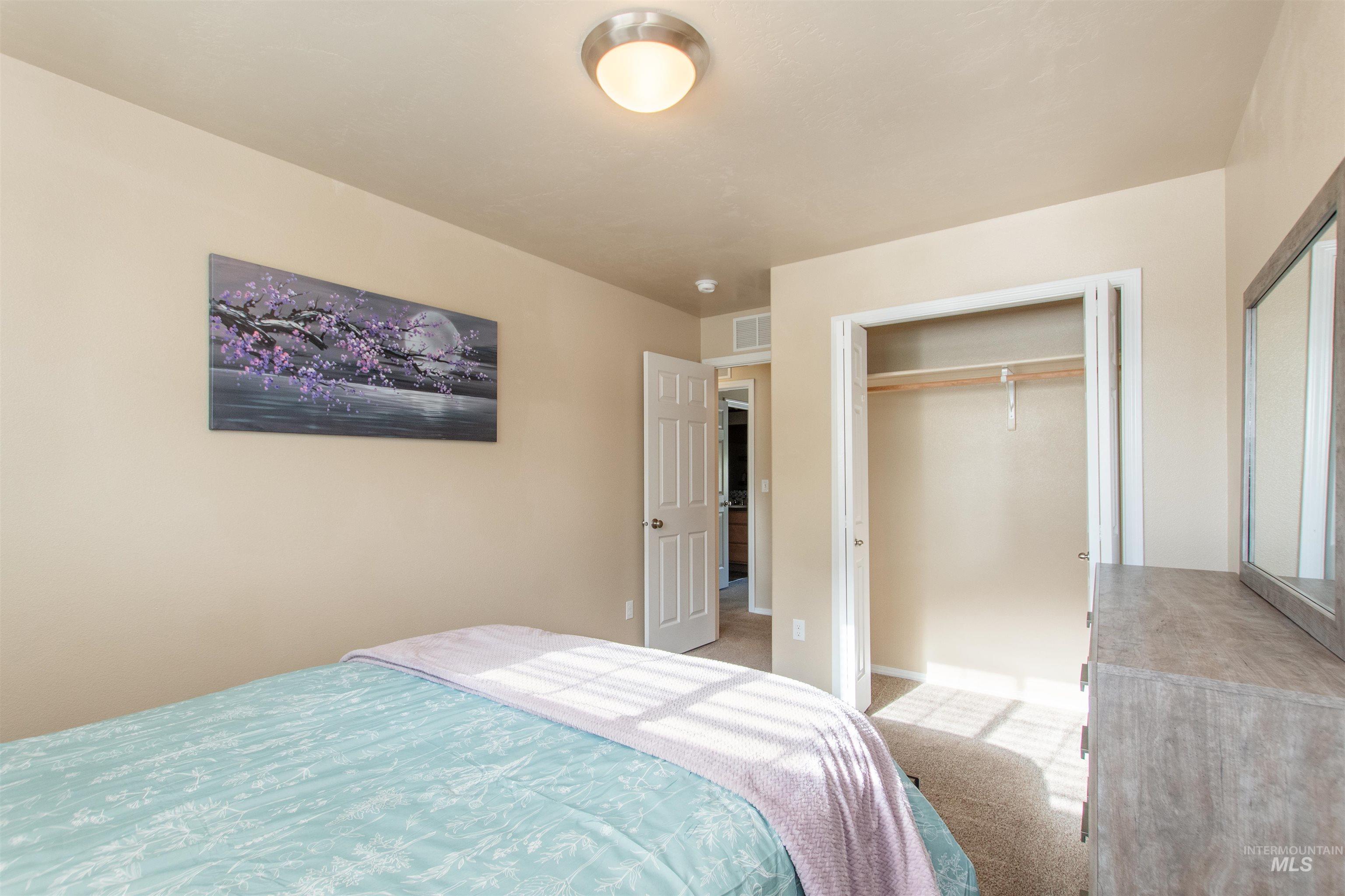 5759 S Moon Land Ave, Boise, Idaho 83709, 4 Bedrooms, 2.5 Bathrooms, Residential For Sale, Price $449,000,MLS 98982530