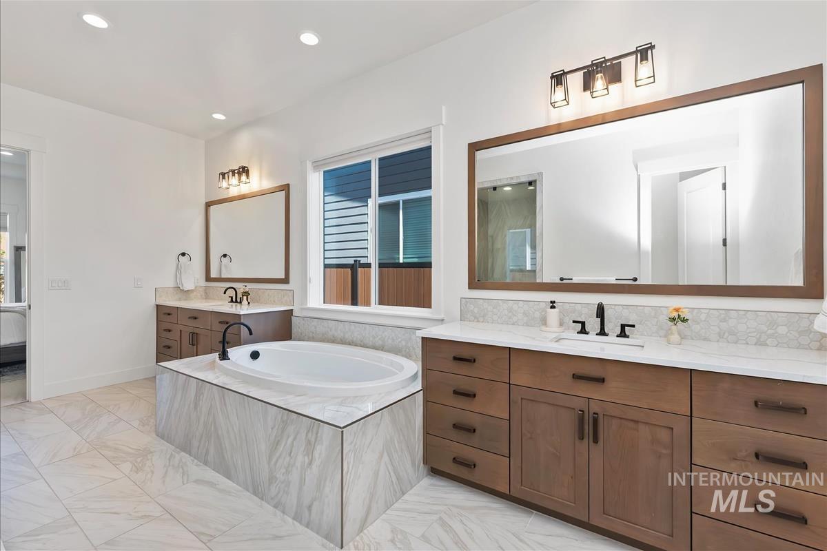 9570 W Summit Peak Dr, Star, Idaho 83669, 3 Bedrooms, 2.5 Bathrooms, Residential For Sale, Price $779,000,MLS 98982533