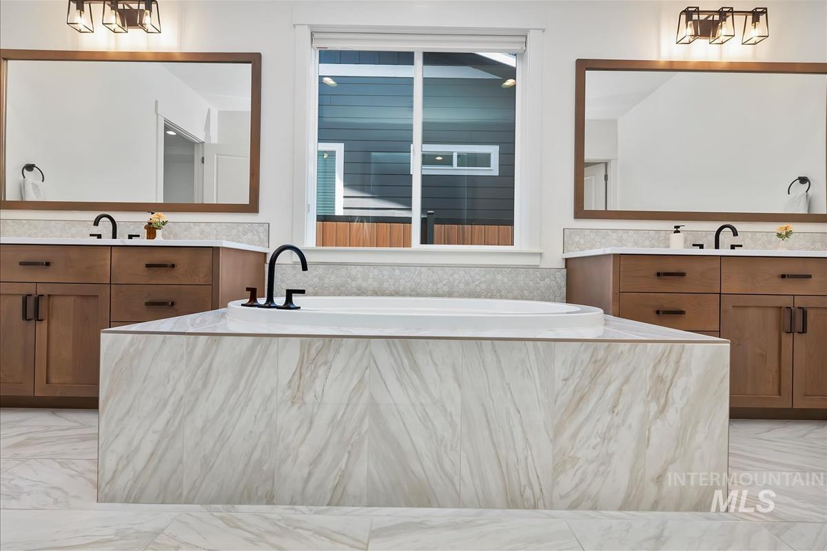 9570 W Summit Peak Dr, Star, Idaho 83669, 3 Bedrooms, 2.5 Bathrooms, Residential For Sale, Price $779,000,MLS 98982533