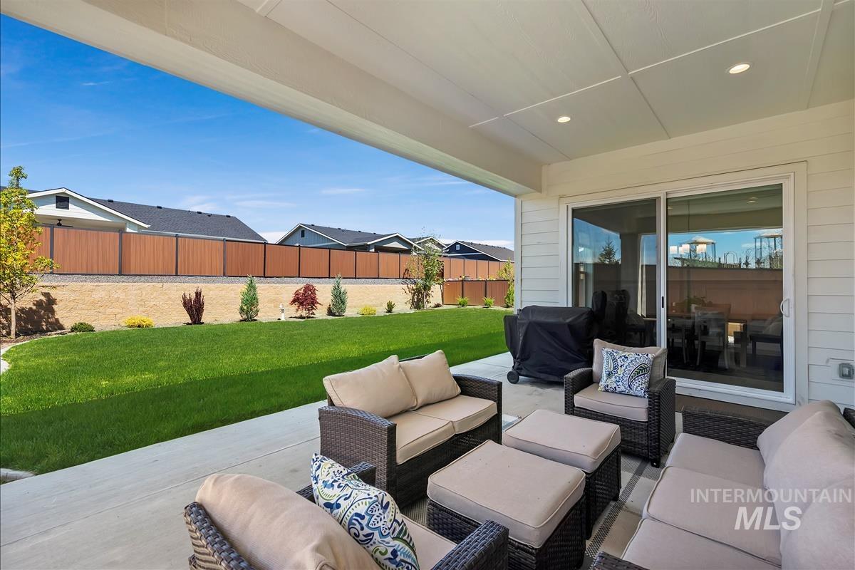 9570 W Summit Peak Dr, Star, Idaho 83669, 3 Bedrooms, 2.5 Bathrooms, Residential For Sale, Price $749,000, 98982533