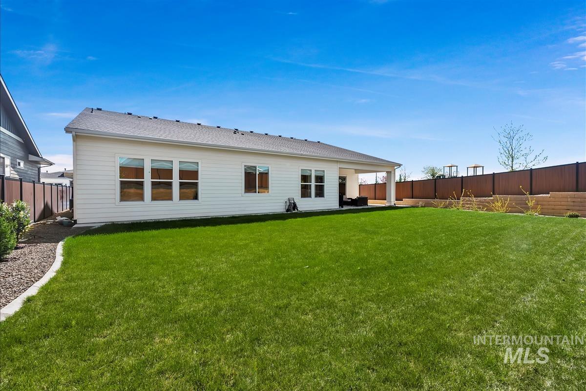 9570 W Summit Peak Dr, Star, Idaho 83669, 3 Bedrooms, 2.5 Bathrooms, Residential For Sale, Price $749,000, 98982533