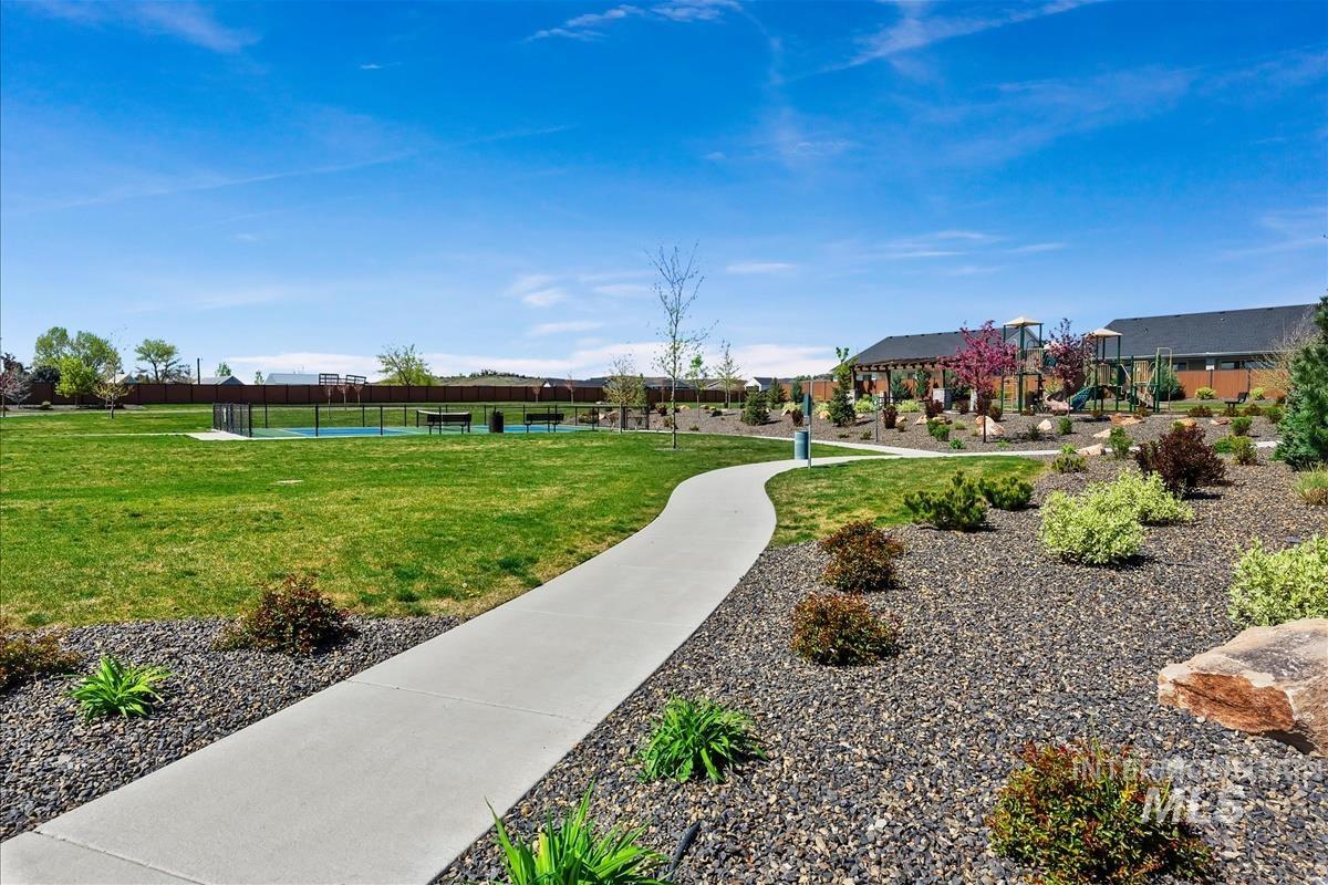 9570 W Summit Peak Dr, Star, Idaho 83669, 3 Bedrooms, 2.5 Bathrooms, Residential For Sale, Price $749,000, 98982533
