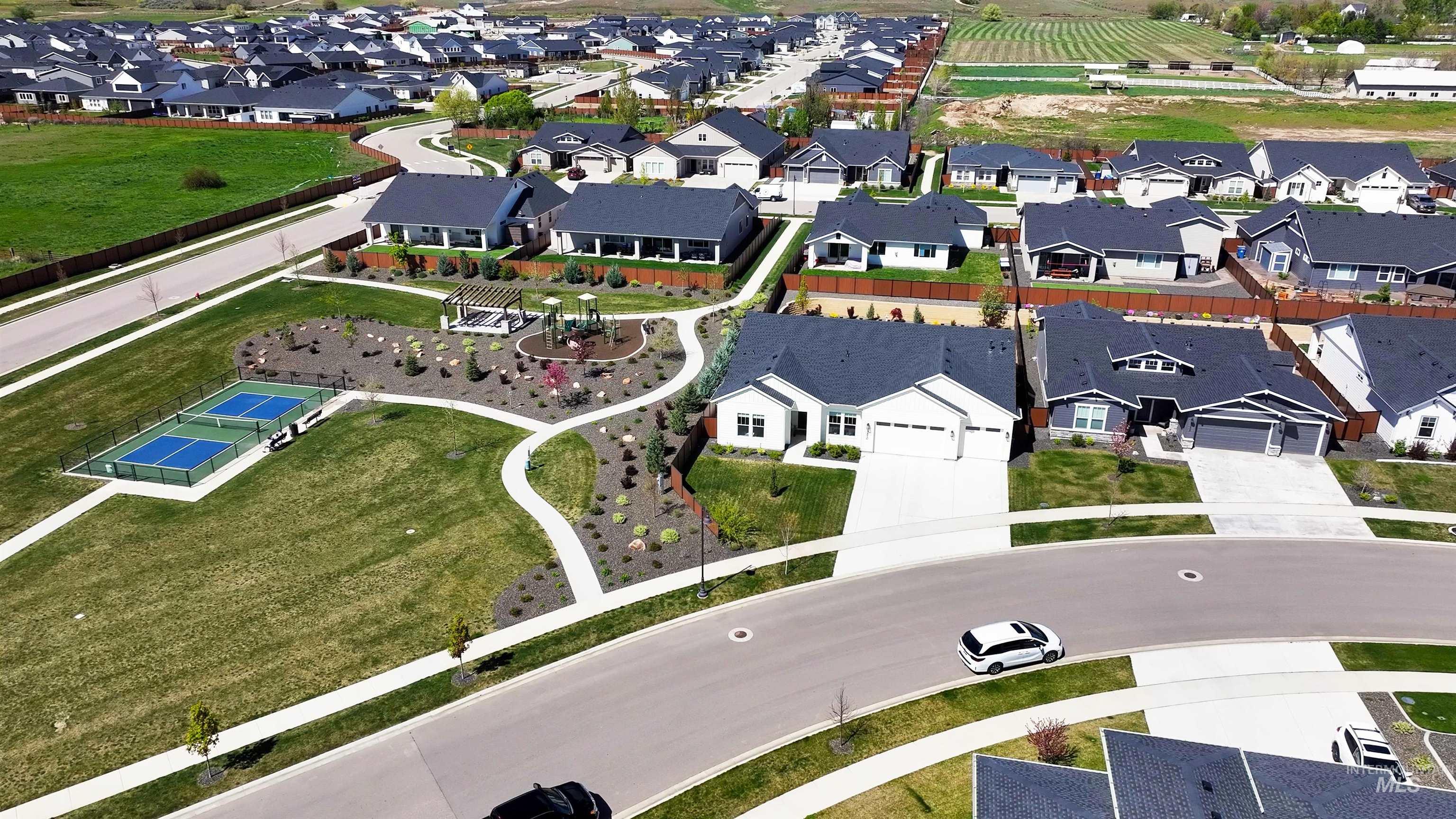 9570 W Summit Peak Dr, Star, Idaho 83669, 3 Bedrooms, 2.5 Bathrooms, Residential For Sale, Price $749,000, 98982533