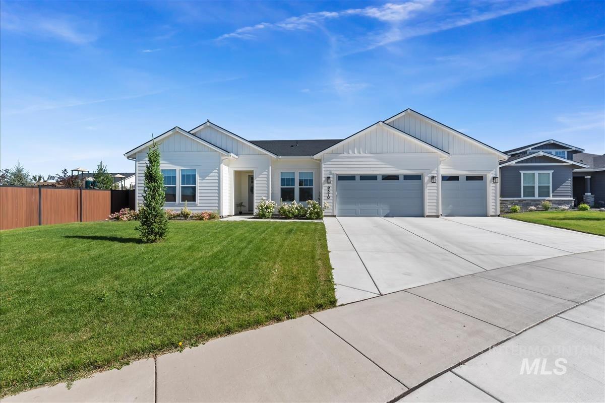 9570 W Summit Peak Dr, Star, Idaho 83669, 3 Bedrooms, 2.5 Bathrooms, Residential For Sale, Price $749,000, 98982533