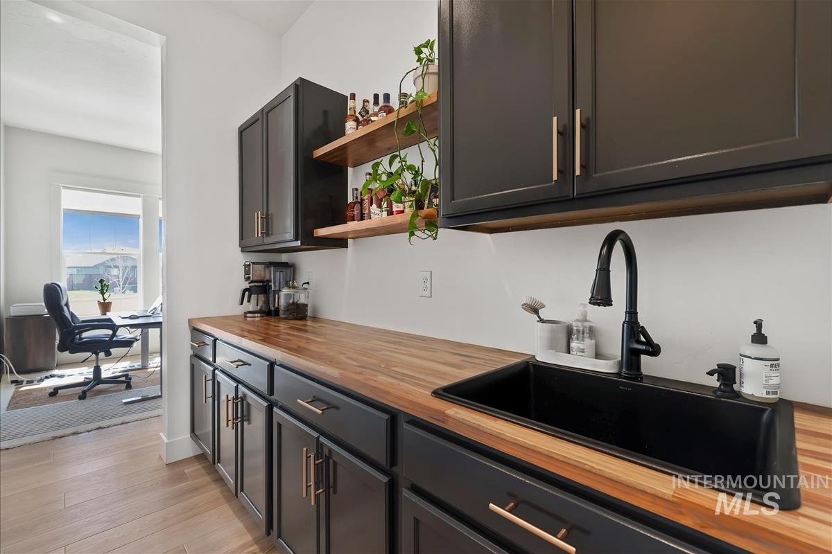 9570 W Summit Peak Dr, Star, Idaho 83669, 3 Bedrooms, 2.5 Bathrooms, Residential For Sale, Price $779,000,MLS 98982533