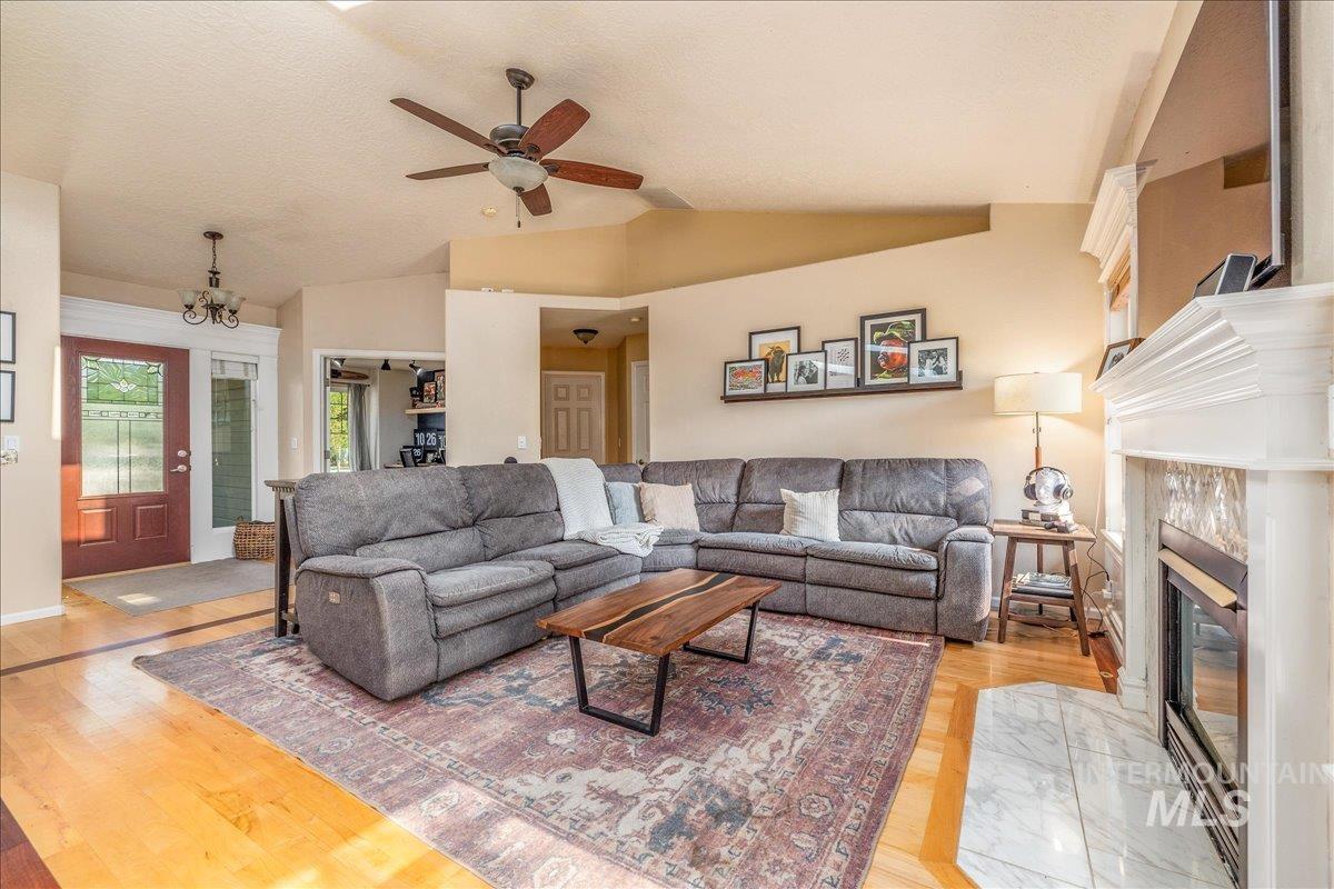 6224 N Royal Park, Boise, Idaho 83713, 3 Bedrooms, 2 Bathrooms, Residential For Sale, Price $449,900,MLS 98982534