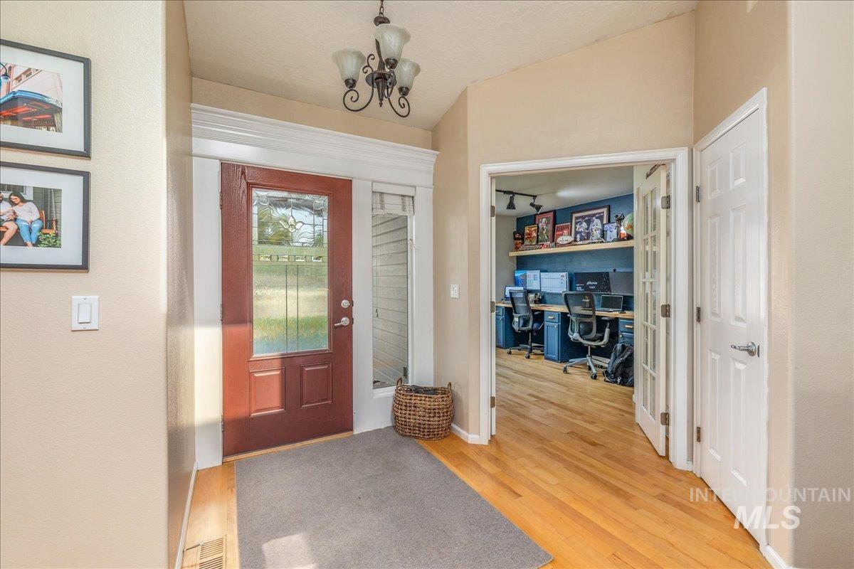 6224 N Royal Park, Boise, Idaho 83713, 3 Bedrooms, 2 Bathrooms, Residential For Sale, Price $449,900,MLS 98982534