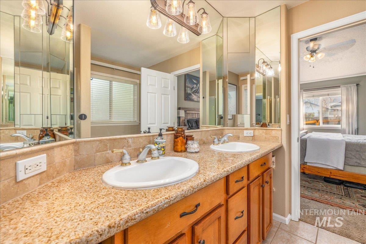 6224 N Royal Park, Boise, Idaho 83713, 3 Bedrooms, 2 Bathrooms, Residential For Sale, Price $449,900,MLS 98982534