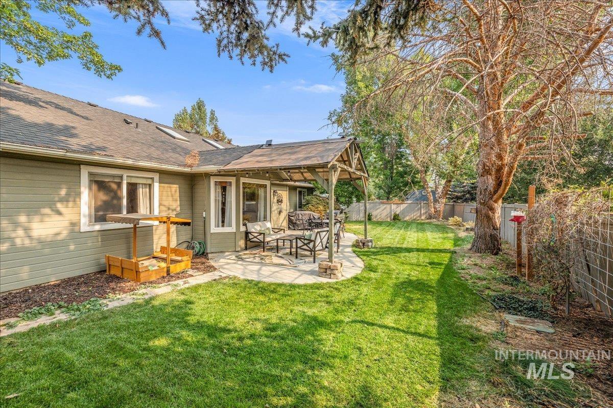 6224 N Royal Park, Boise, Idaho 83713, 3 Bedrooms, 2 Bathrooms, Residential For Sale, Price $449,900,MLS 98982534