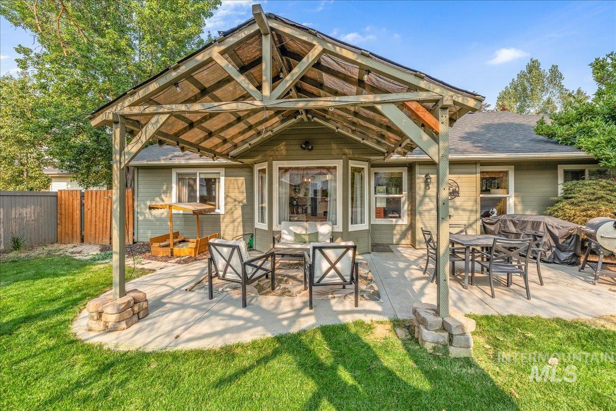 6224 N Royal Park, Boise, Idaho 83713, 3 Bedrooms, 2 Bathrooms, Residential For Sale, Price $449,900,MLS 98982534