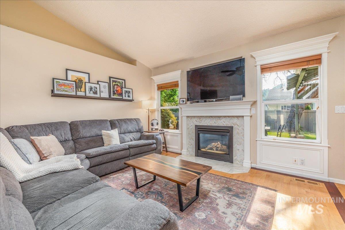 6224 N Royal Park, Boise, Idaho 83713, 3 Bedrooms, 2 Bathrooms, Residential For Sale, Price $449,900,MLS 98982534